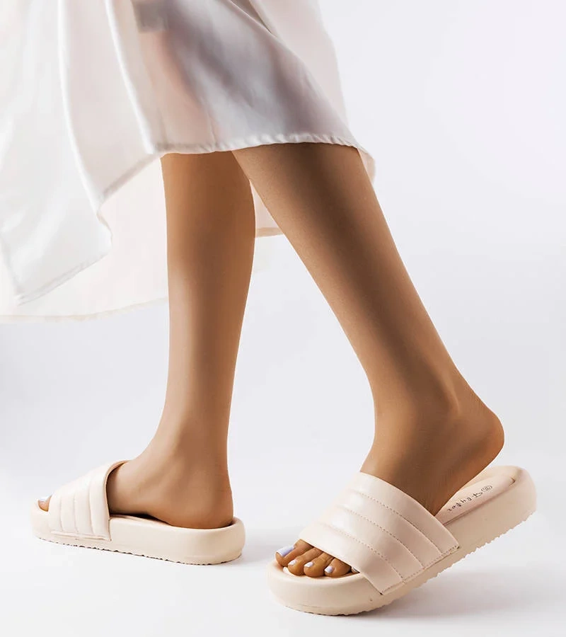 Béžové žabky pro každodenní nošení od Skillen