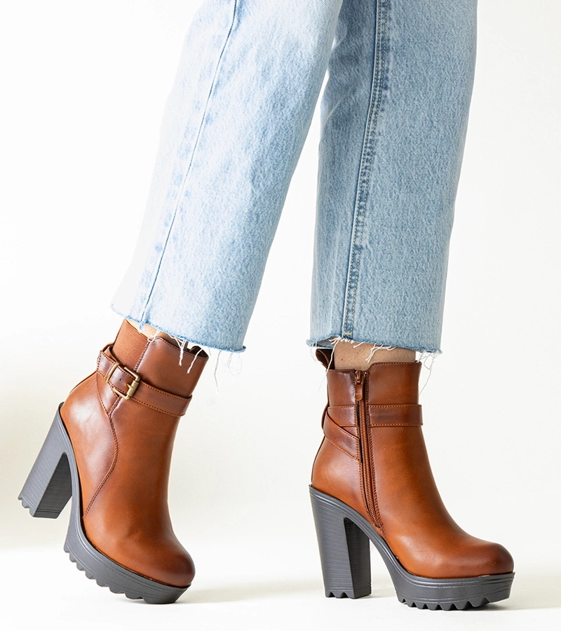 Brunetové boty na vysokém podpatku Lubena