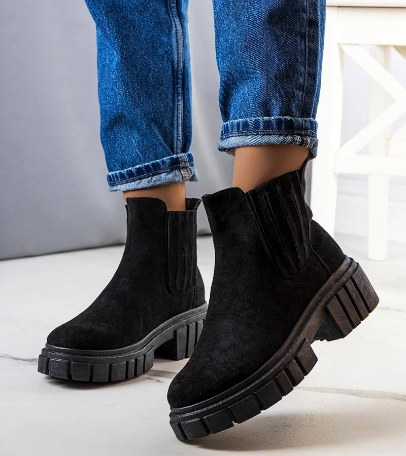 Černý izolovaný boty Leiva