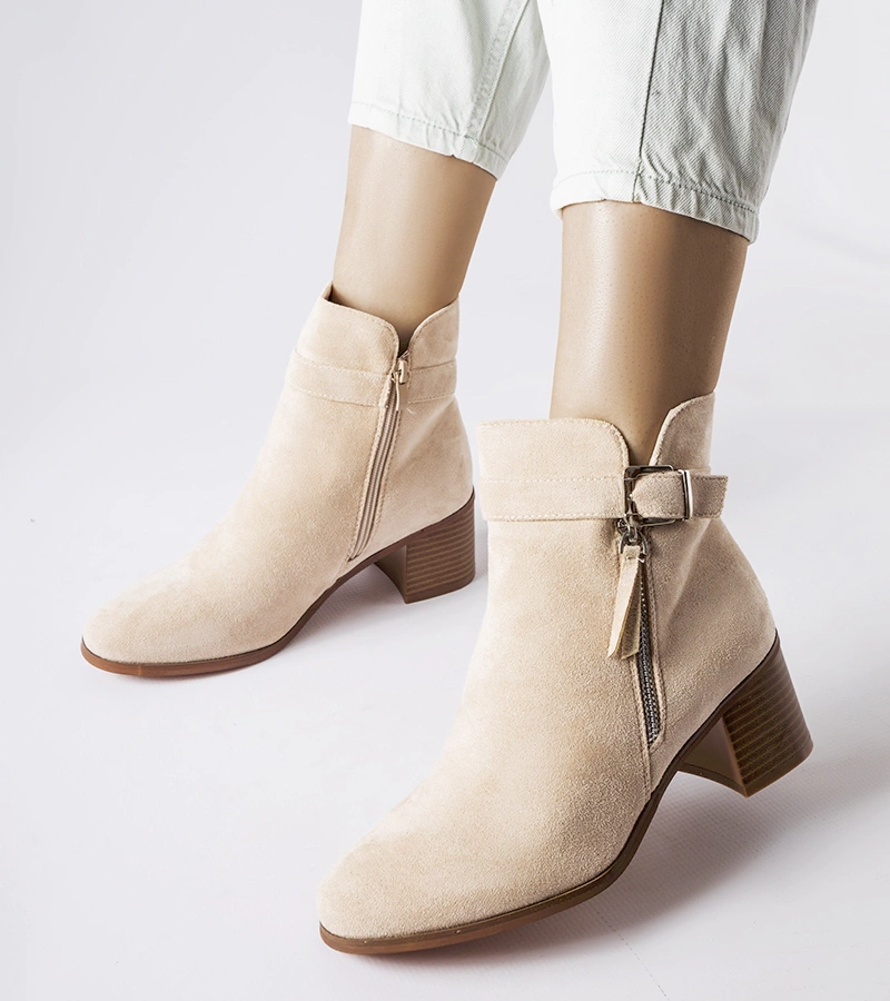 Bežové kotníkové boty na nízkém sloupku Bédard