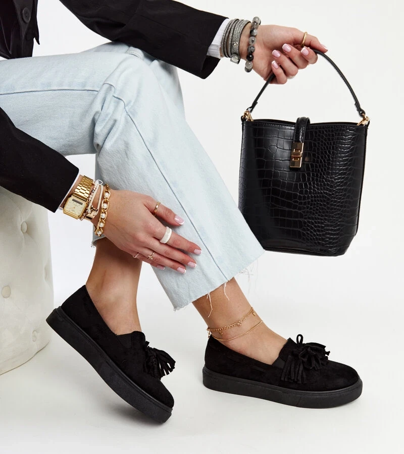 Černé polobotky s třásněmi od Adaldrida