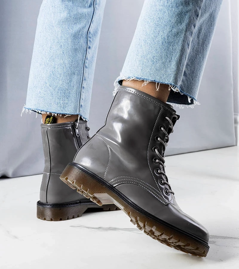 Šedé lakované boty Rhys