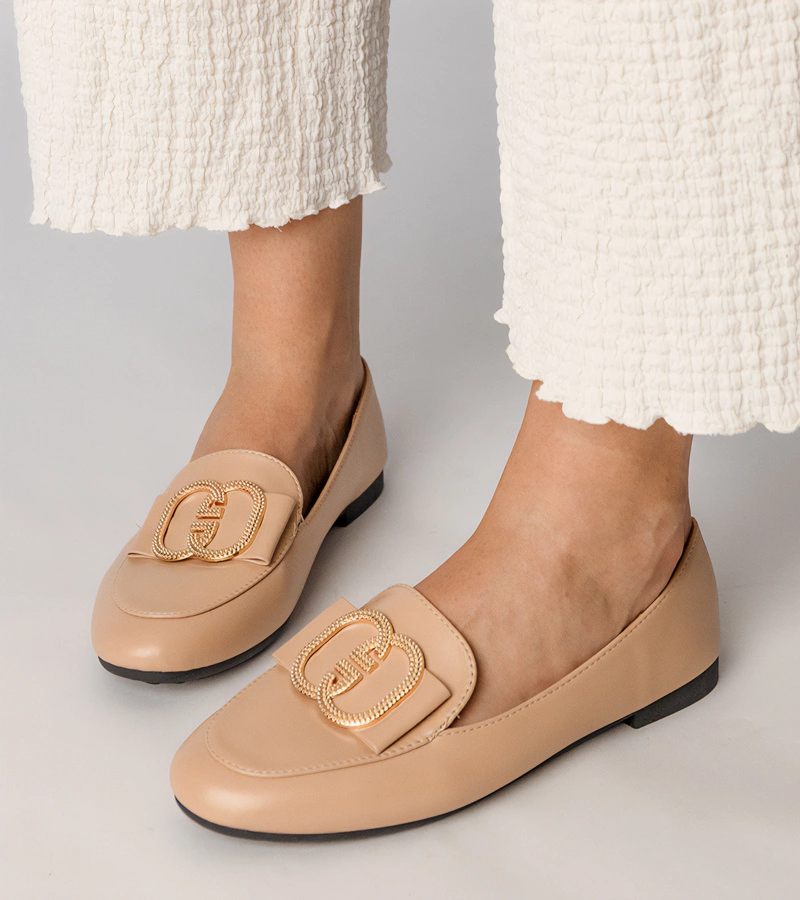 Krémové dámské mokasíny se zlatou ozdobou Frada