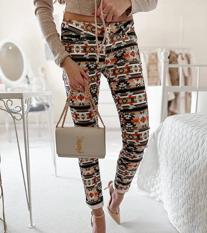 Pestrobarevné vzorované kalhoty Aya