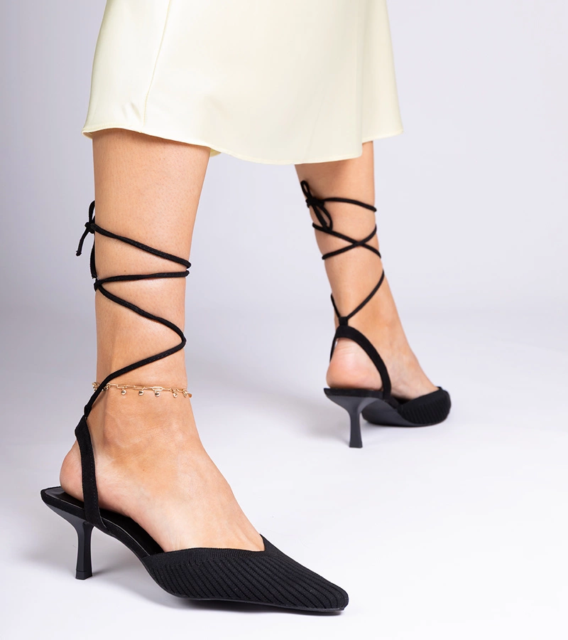 Černé látkové lodičky na jehlovém podpatku s otevřenou patou Palman