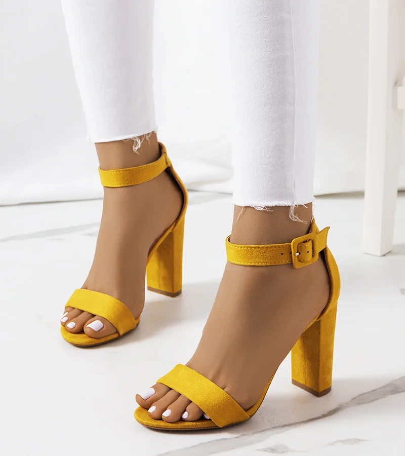 Žluté sandály Hopkins na jehlovém podpatku