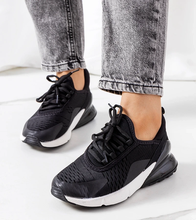 Černé sportovní tenisky Sint