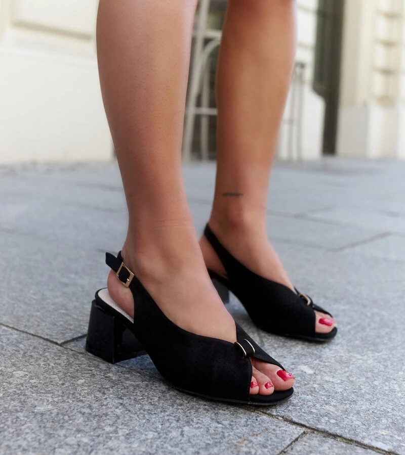 Sandalety na podpatku s kůžovou stélkou Makarima