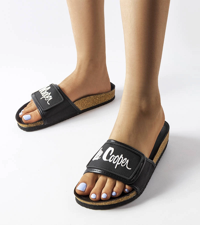 Černé žabky Lee Cooper LCW-22-35-1189L