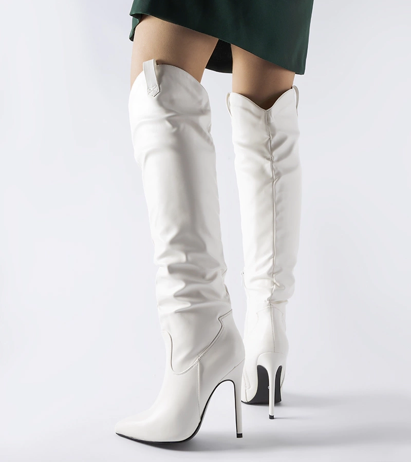 Bílé dlouhé kozačky na vysokém podpatku Cerati