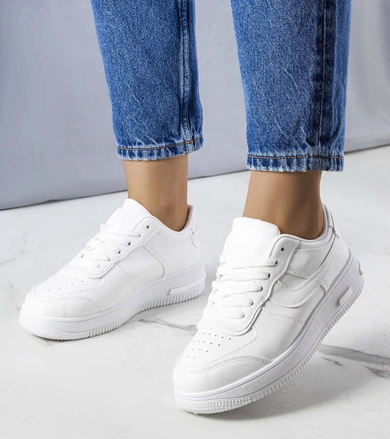 Bílé tenisky na hrubé podrážce Kim