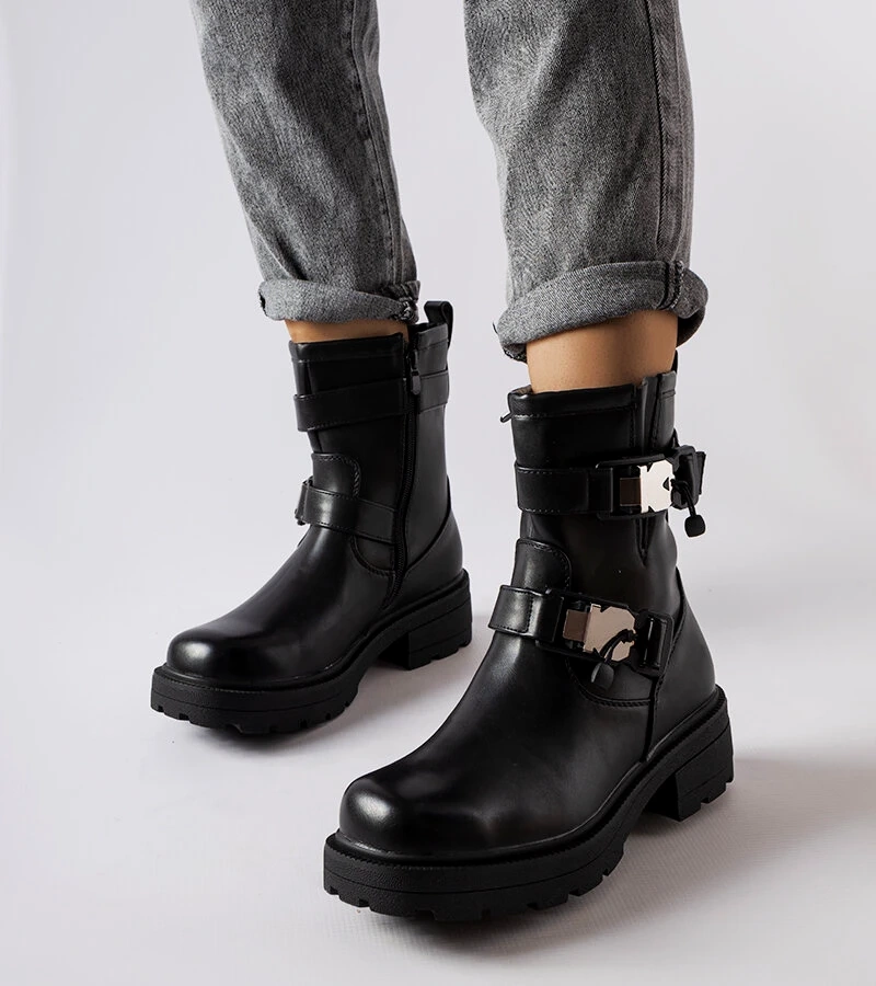 Masivní černé boty Enrico