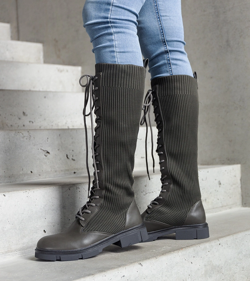 Zelené nazouvací kozačky s elastickým svrškem Veradi.