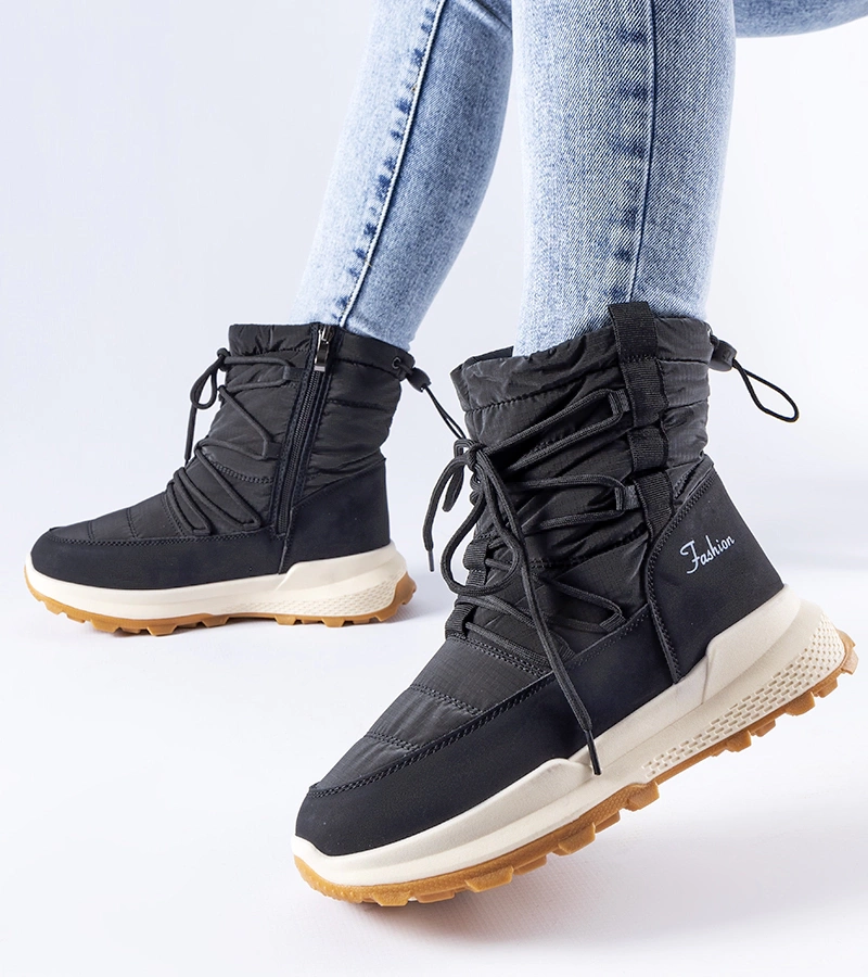 Černé izolované sněhule Stephen