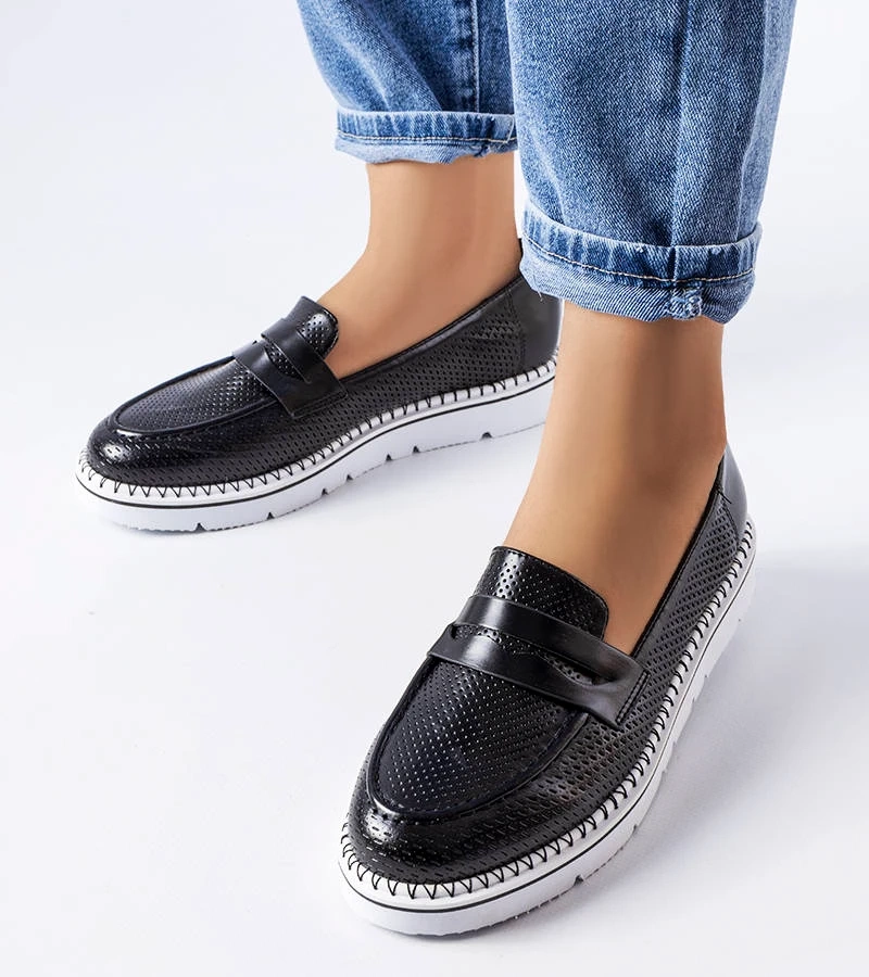 Černé polobotky s perforací Bloomsburg