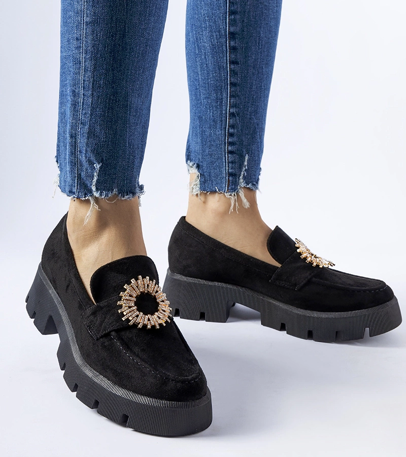 Černé mokasíny zdobené sponkou Stanislas