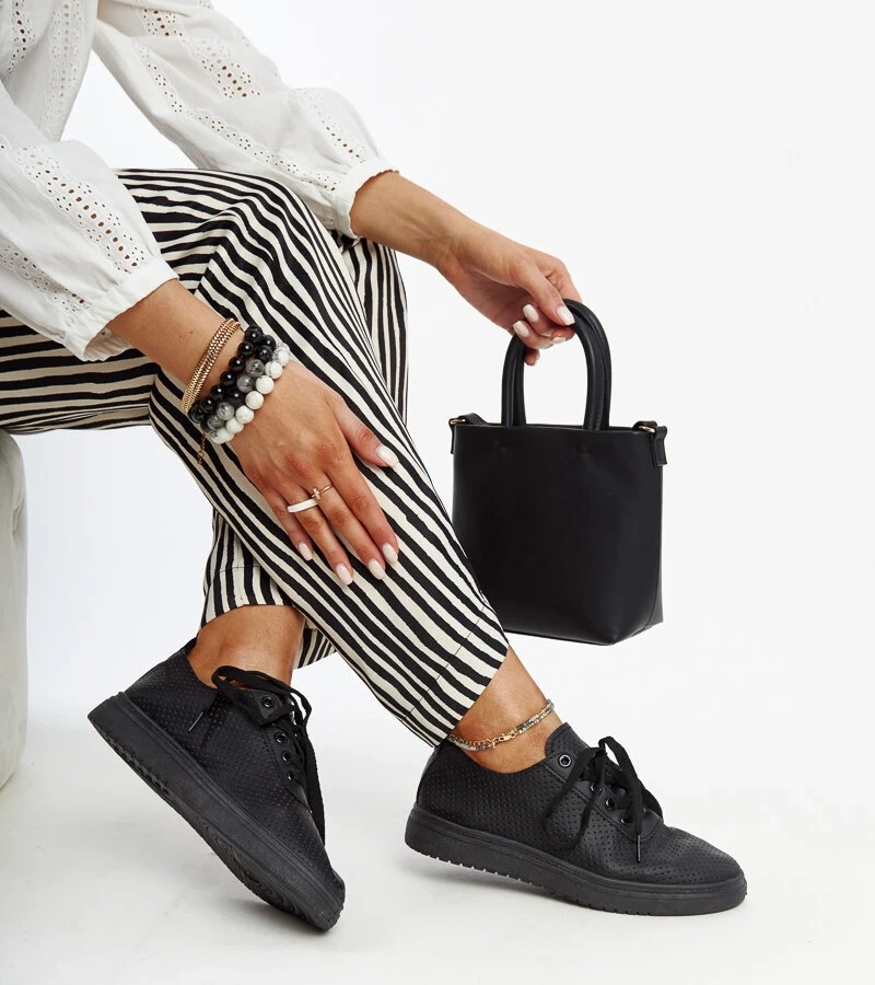 Černé prodyšné tenisky Segana