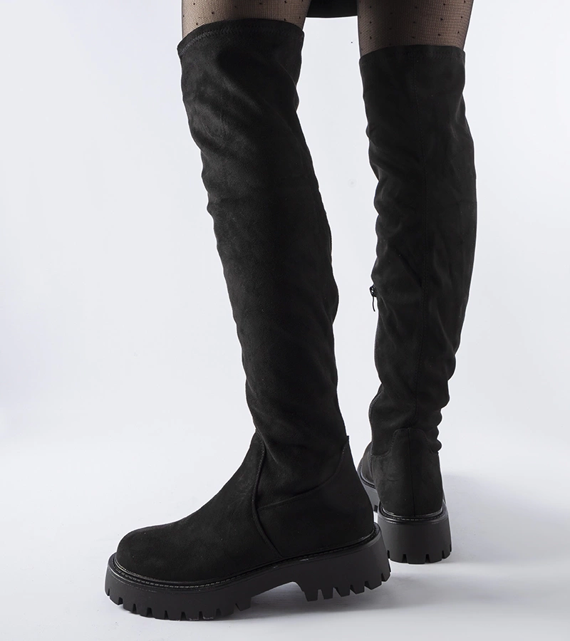 Dlouhé černé kozačky s masivní podrážkou Kossuth