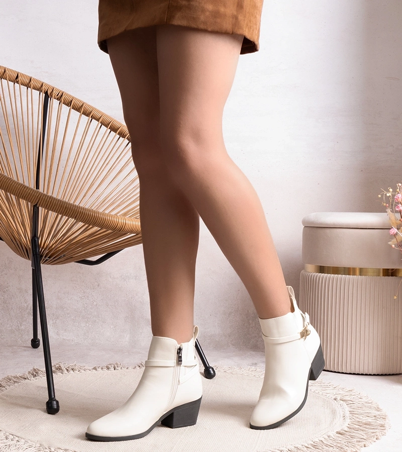 Bežové kotníkové boty na podpatku Ibdisa