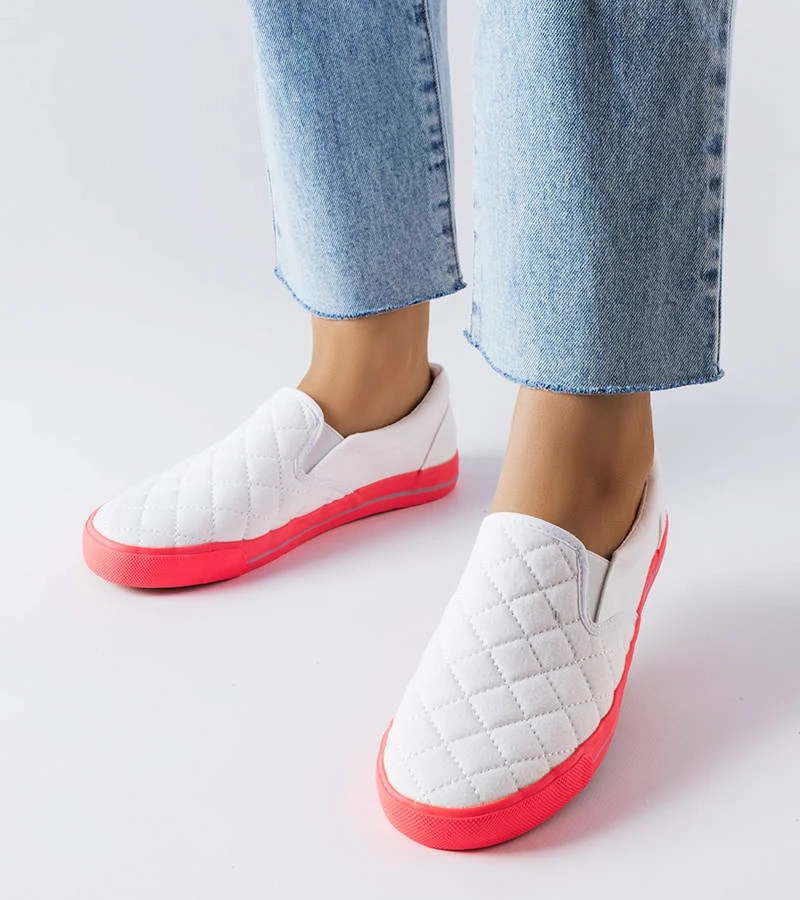 Bílé prošívané nazouvací tenisky Balsamo