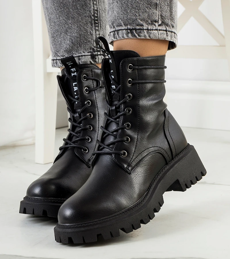 Černé traperské boty Aleida