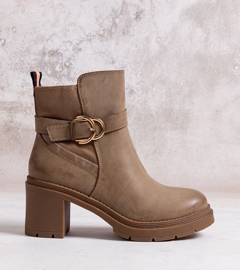 Světle béžové botky na sloupkovém podpatku Mirka