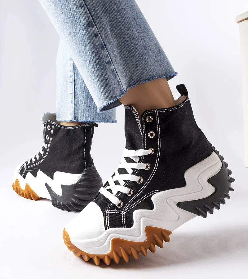 Černé tenisky na hrubé podrážce Toro