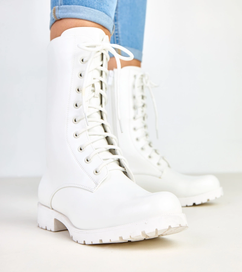 Bílé kotníkové boty na nízkém podpatku se šněrováním Jacklyn