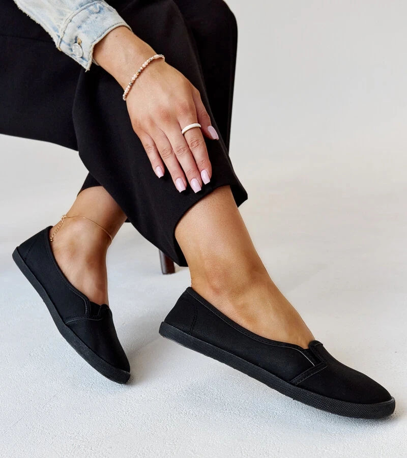 Černé tenisky na zatahování, ekokoža Wordana