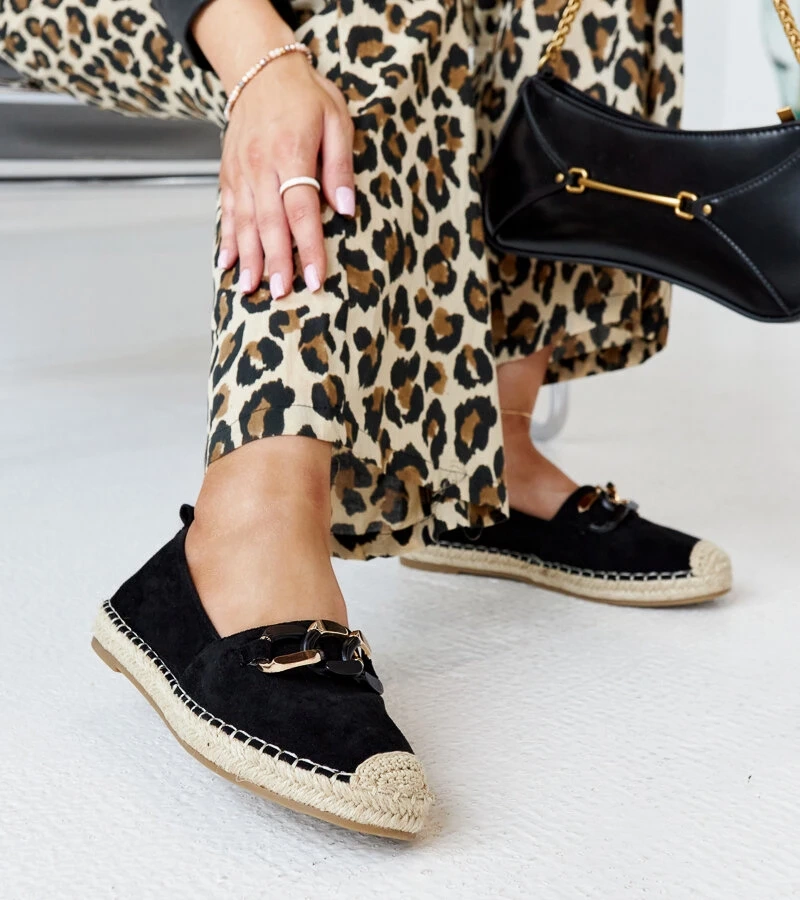 Černé espadrilky s řetízkem Radwana