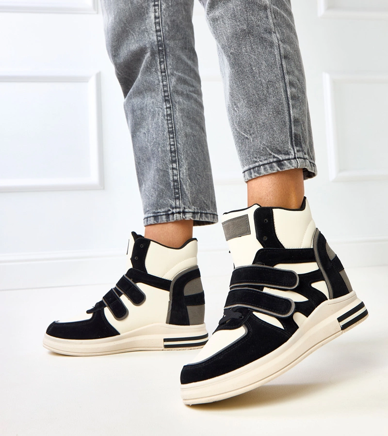 Vysoké tenisky černo-bílé na skryté klínku Ashni