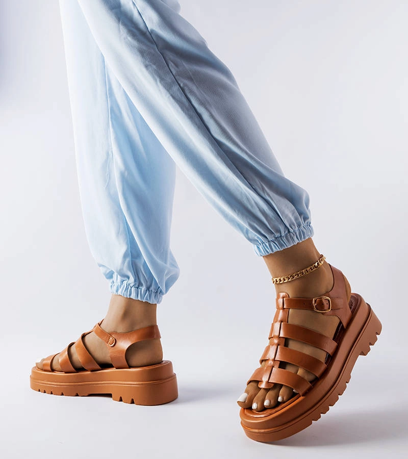 Velbloudí sandály na traktové podrážce značky Saidi