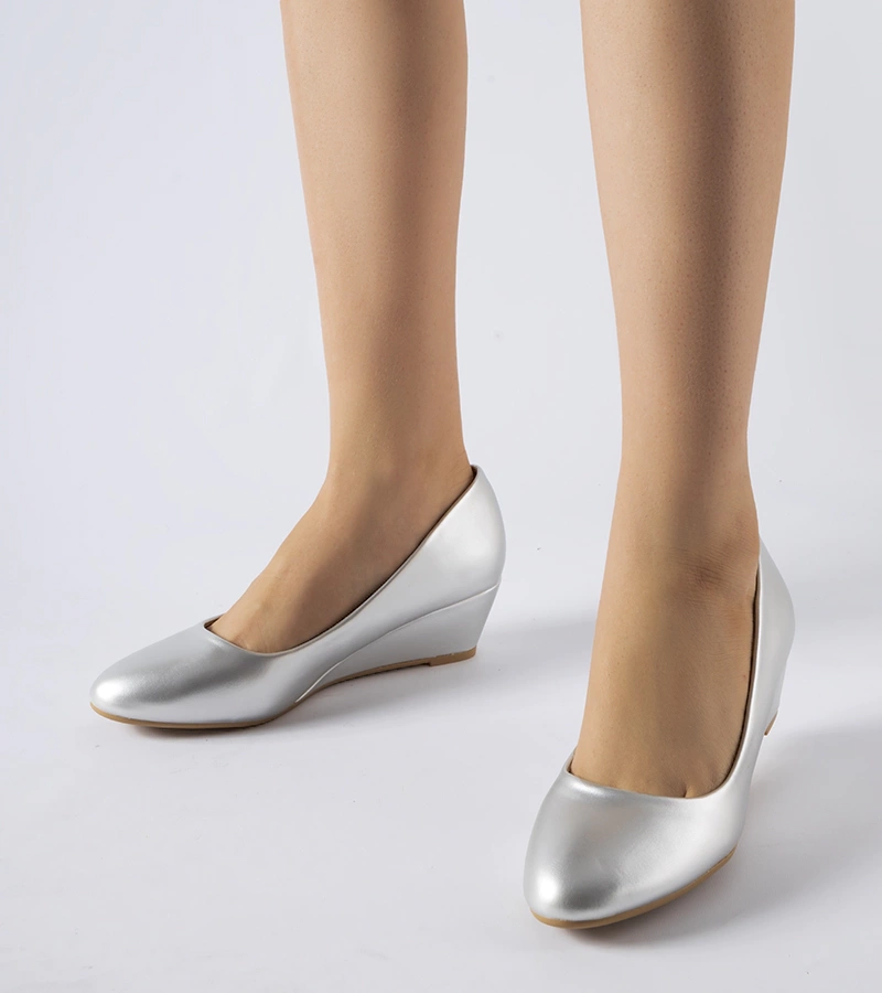 Stříbrné baleríny na nízkém klínu Houston