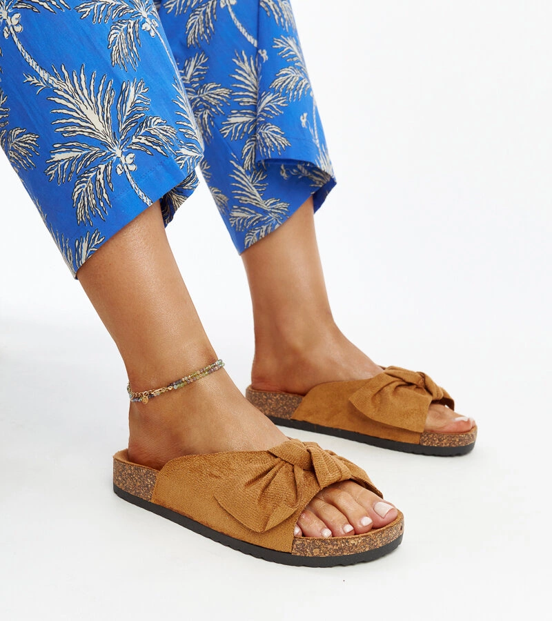 Hnědé pantofle na korkové podrážce Aamu