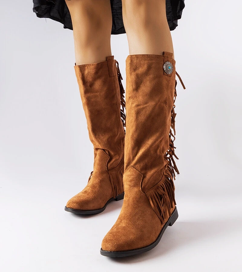 Hnědé boty s krytým podpatkem od Lecore