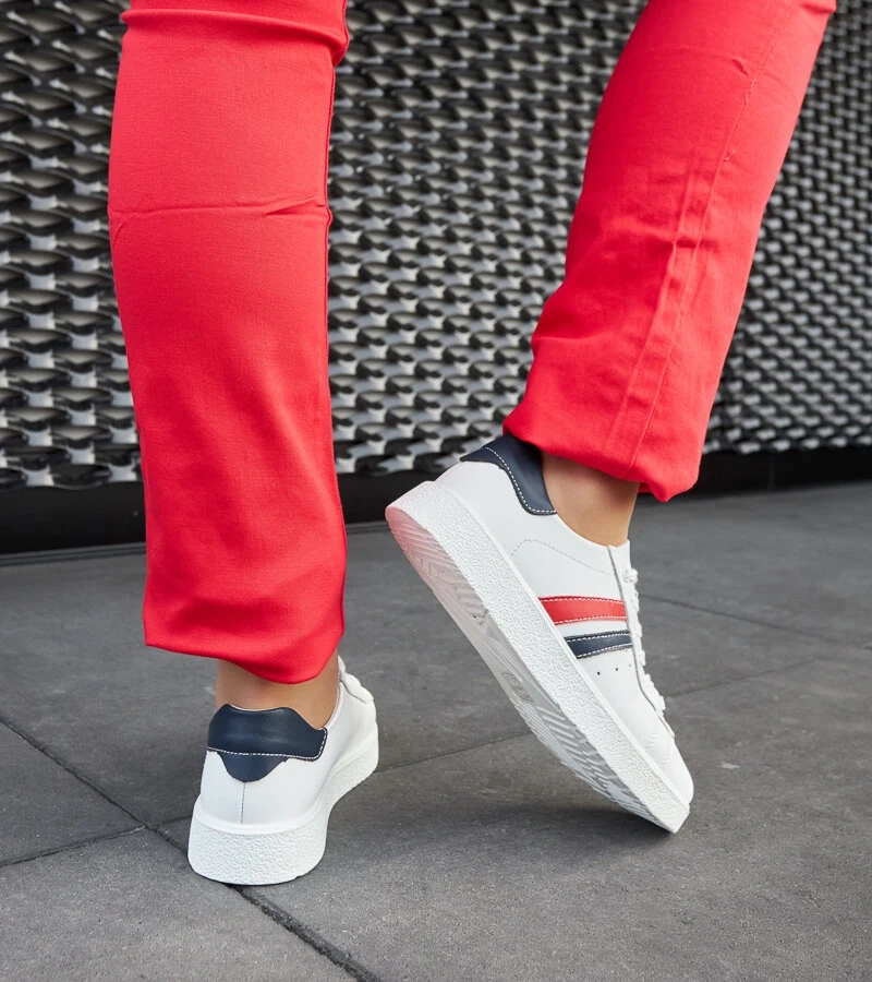 Bílé kožené vázané tenisky Camilla