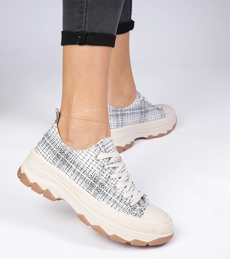 Černo-bílé tenisky na silné podrážce Salsana