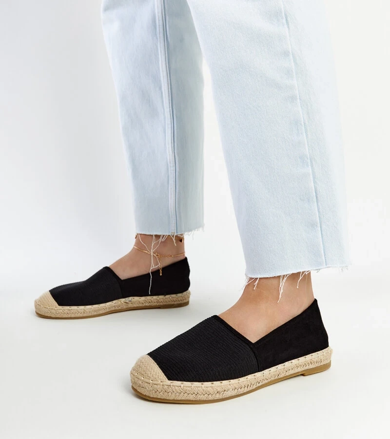 Černé espadrilky s leskem na platformě Ming