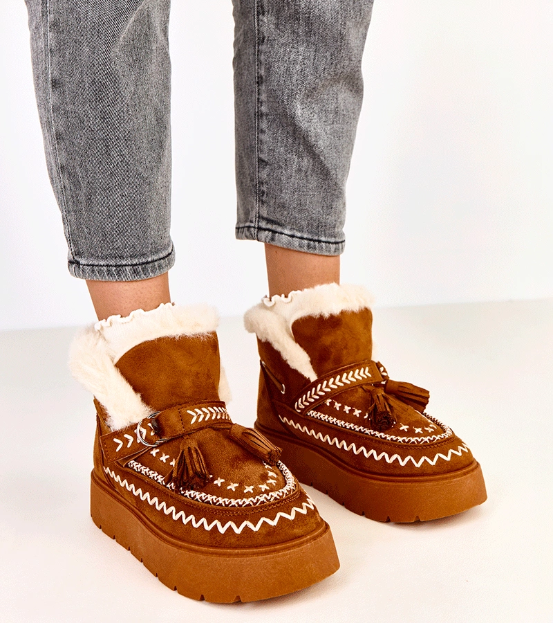 Hnědé sněhule na platformě s třásněmi Maurisa