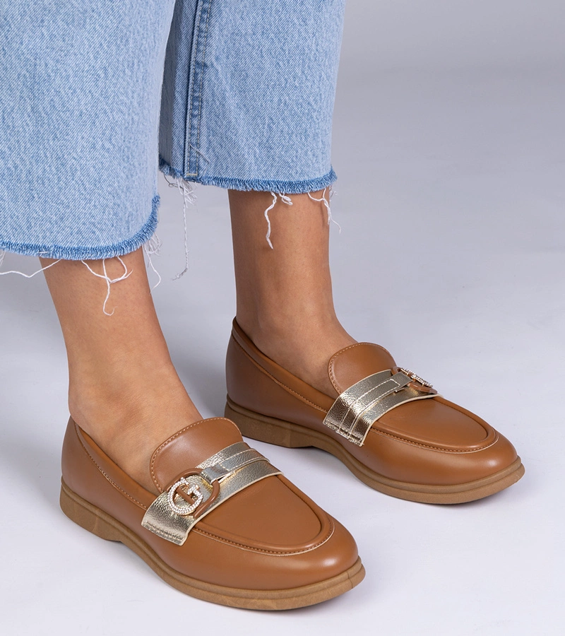 Hnědé mokasíny z eko kůže s kamínky Berita