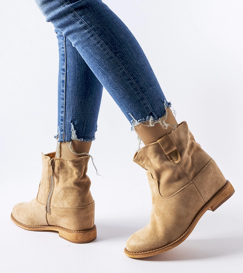 Bežové kotníkové boty na zakrytém podpatku Cincinnati