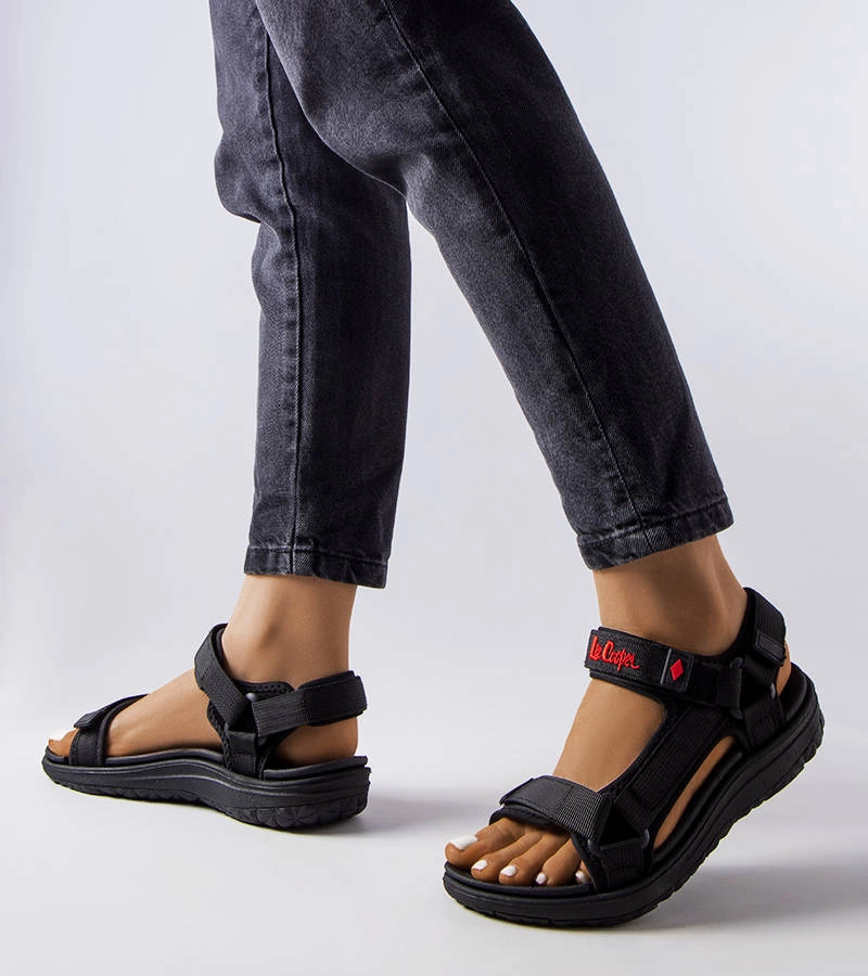 Černé sandály Lee Cooper LCW-23-34-0961L