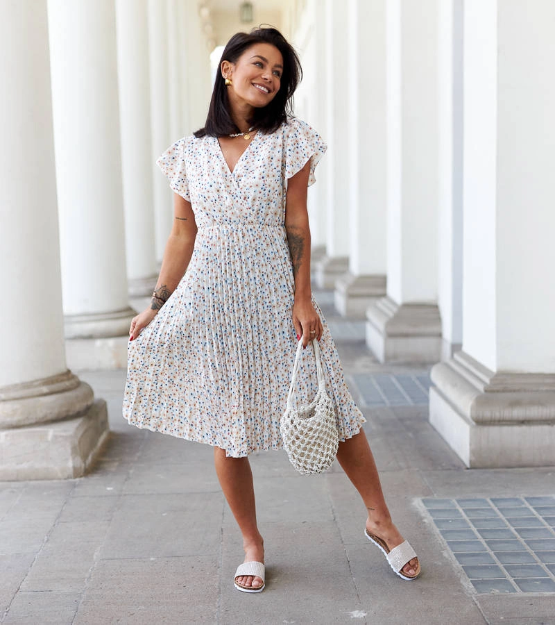 Bílé plisované květinové šaty Viminale