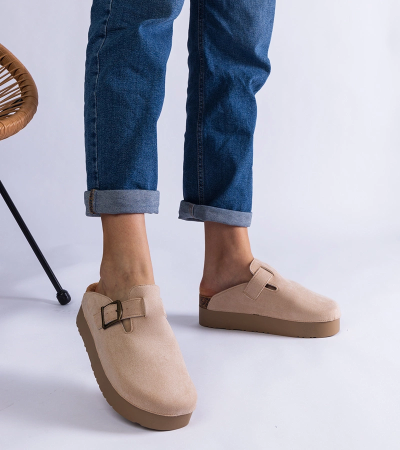 Béžové dámské pantofle na platformě s přezkou Armitage