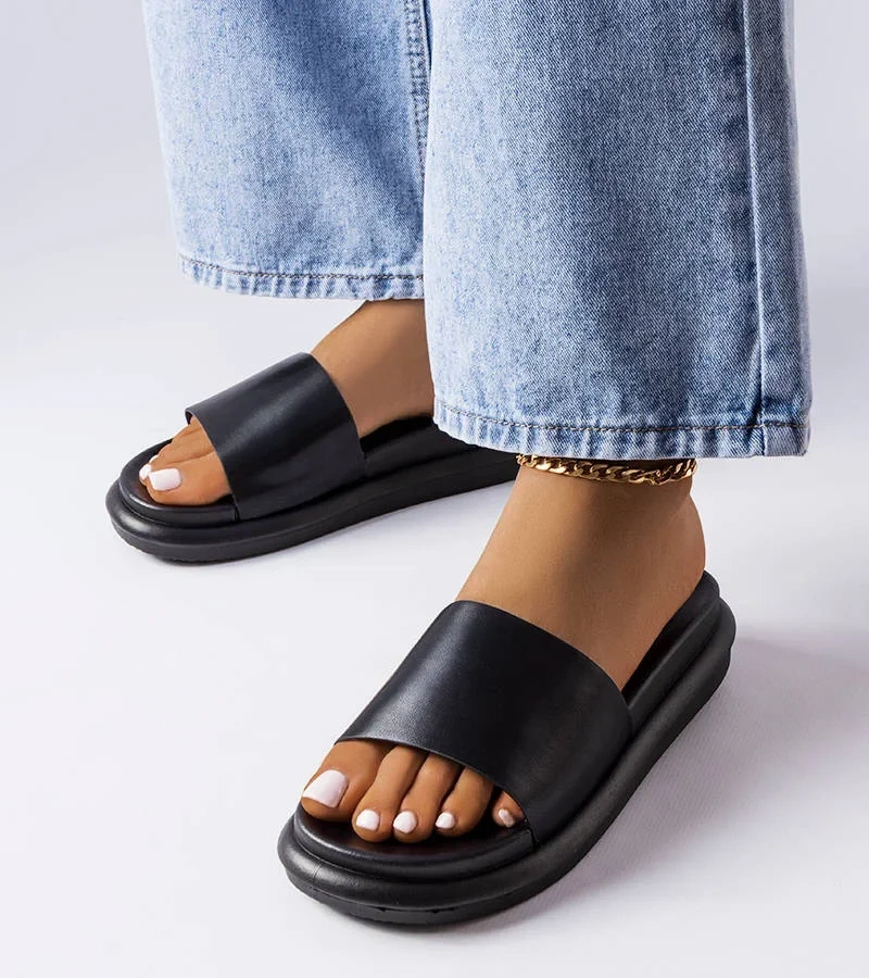 Černé žabky na platformě Paquette