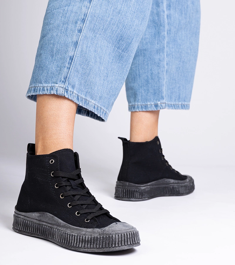 Černé vysoké tenisky na platformě Guerrino