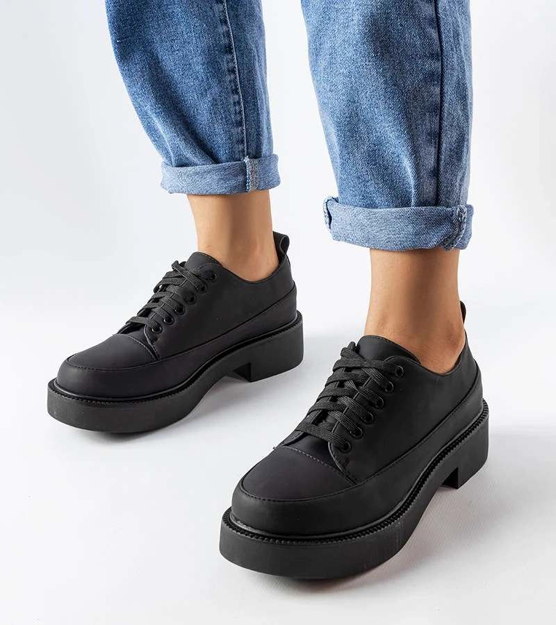 Černé polobotky Merico na plochém podpatku