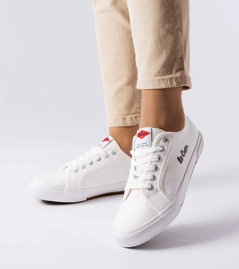 Bílé tenisky Lee Cooper LCW-23-44-1648L