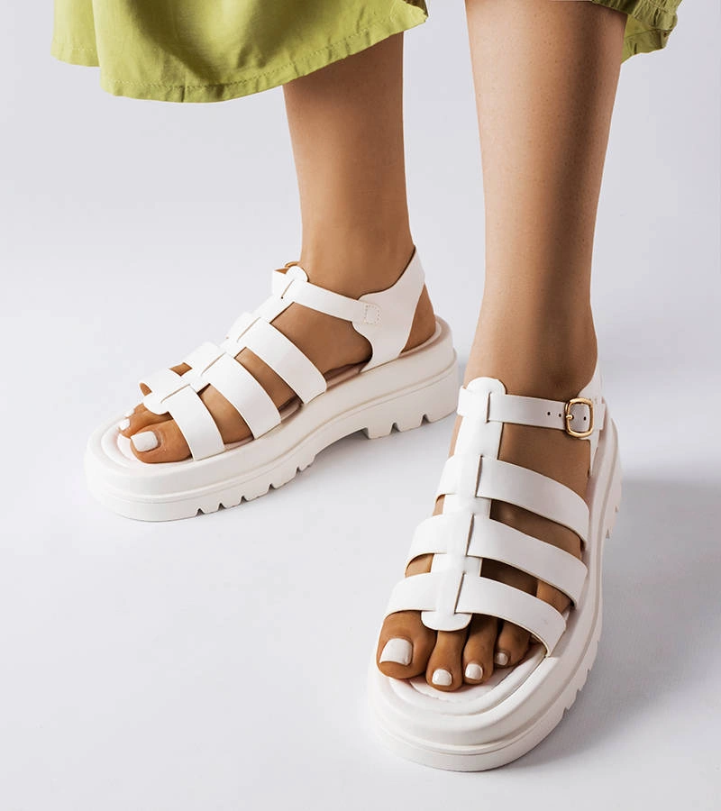 Bílé sandály s traktovou podrážkou od Saidi