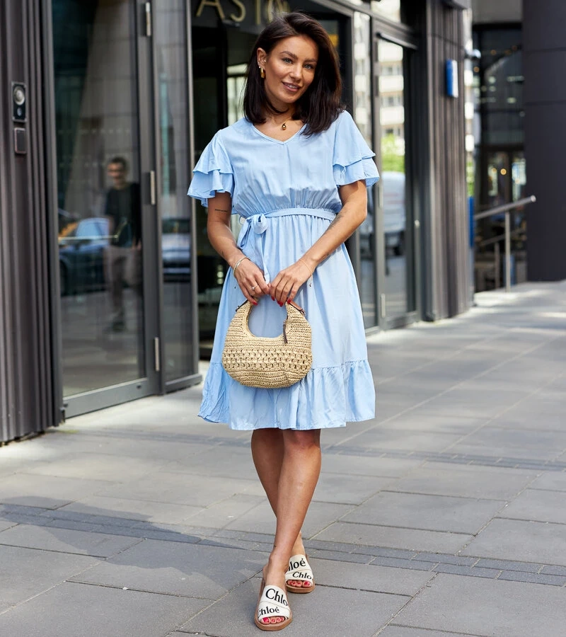 Modré midi šaty s páskem Sagasa